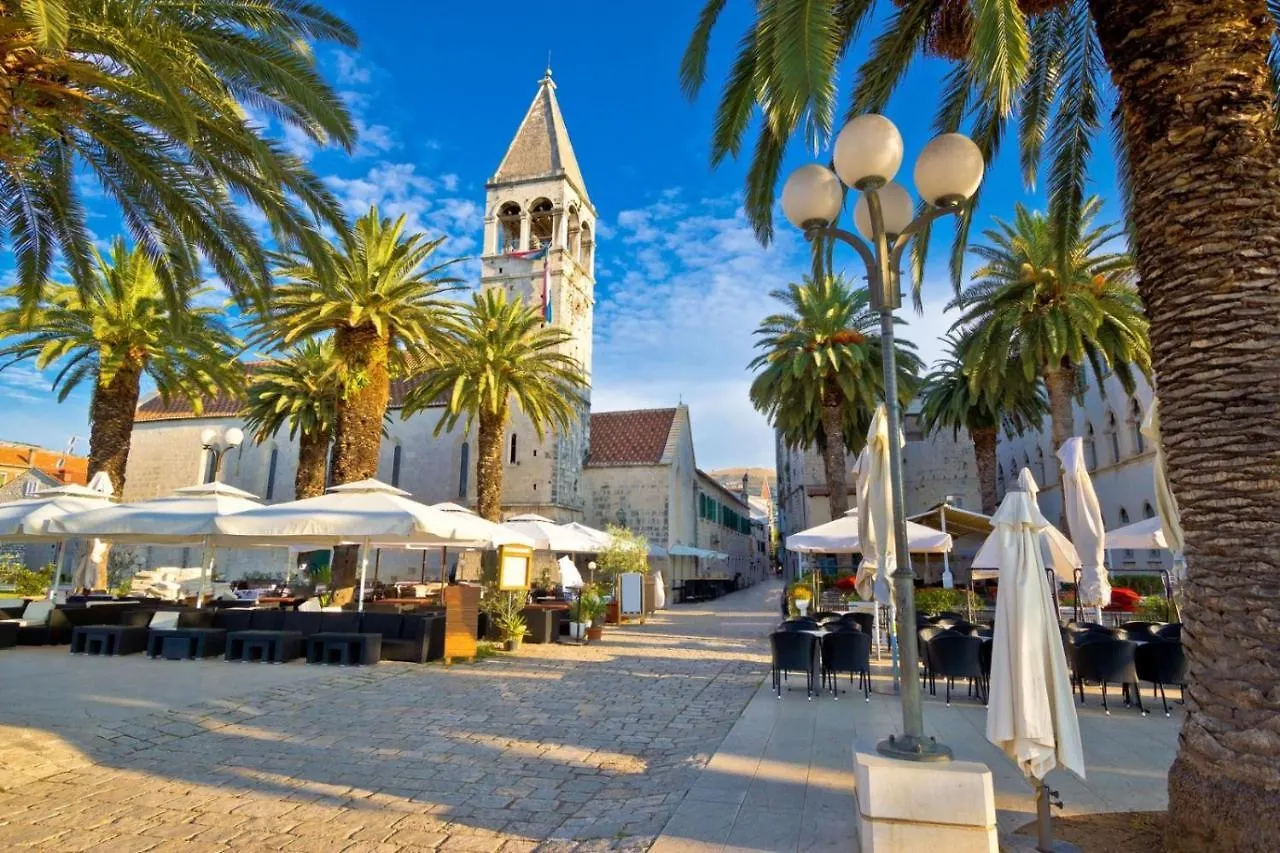 Apartmenthouse Trogir 0*,  Croatia